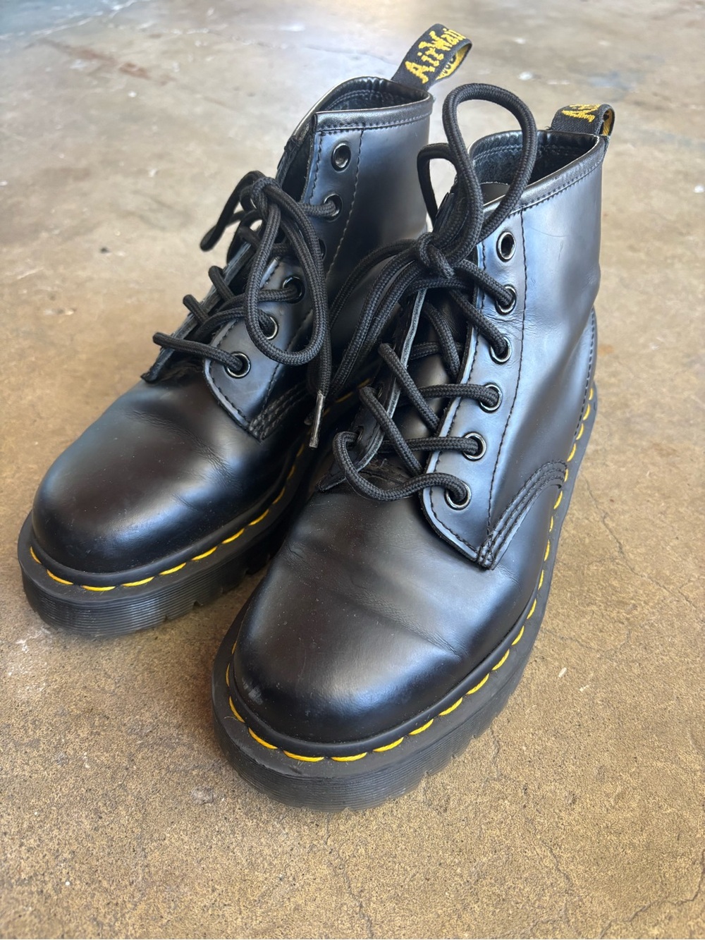 Dr. Martens Black Leather 101